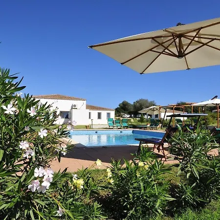 Отель Baia Cea Бари-Сардо